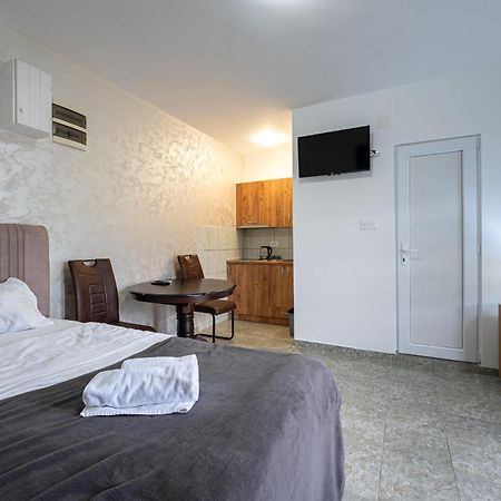 Apartments R&M Tivat Exterior foto