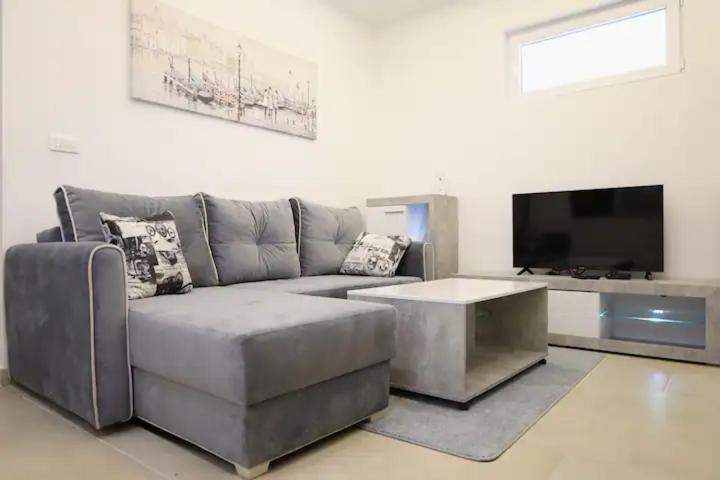 Apartments R&M Tivat Exterior foto